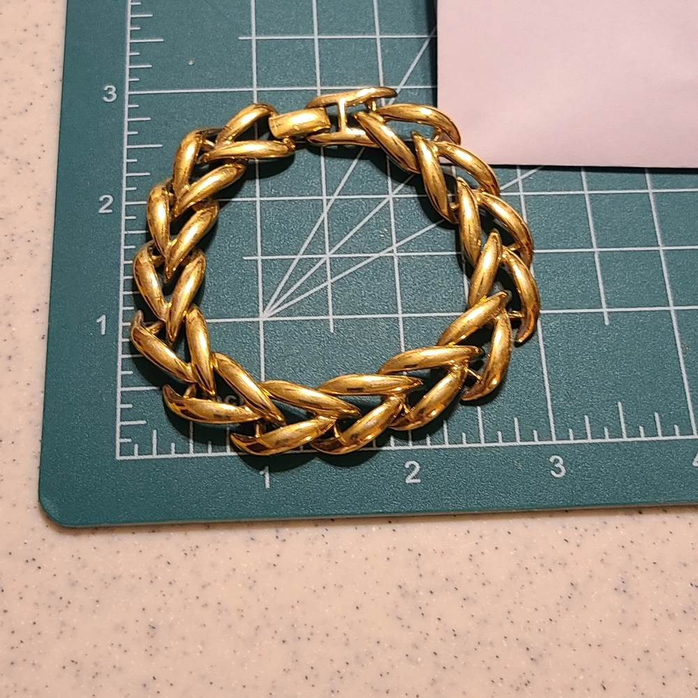 Ladies Bracelet for sale - Picture 4 of 8